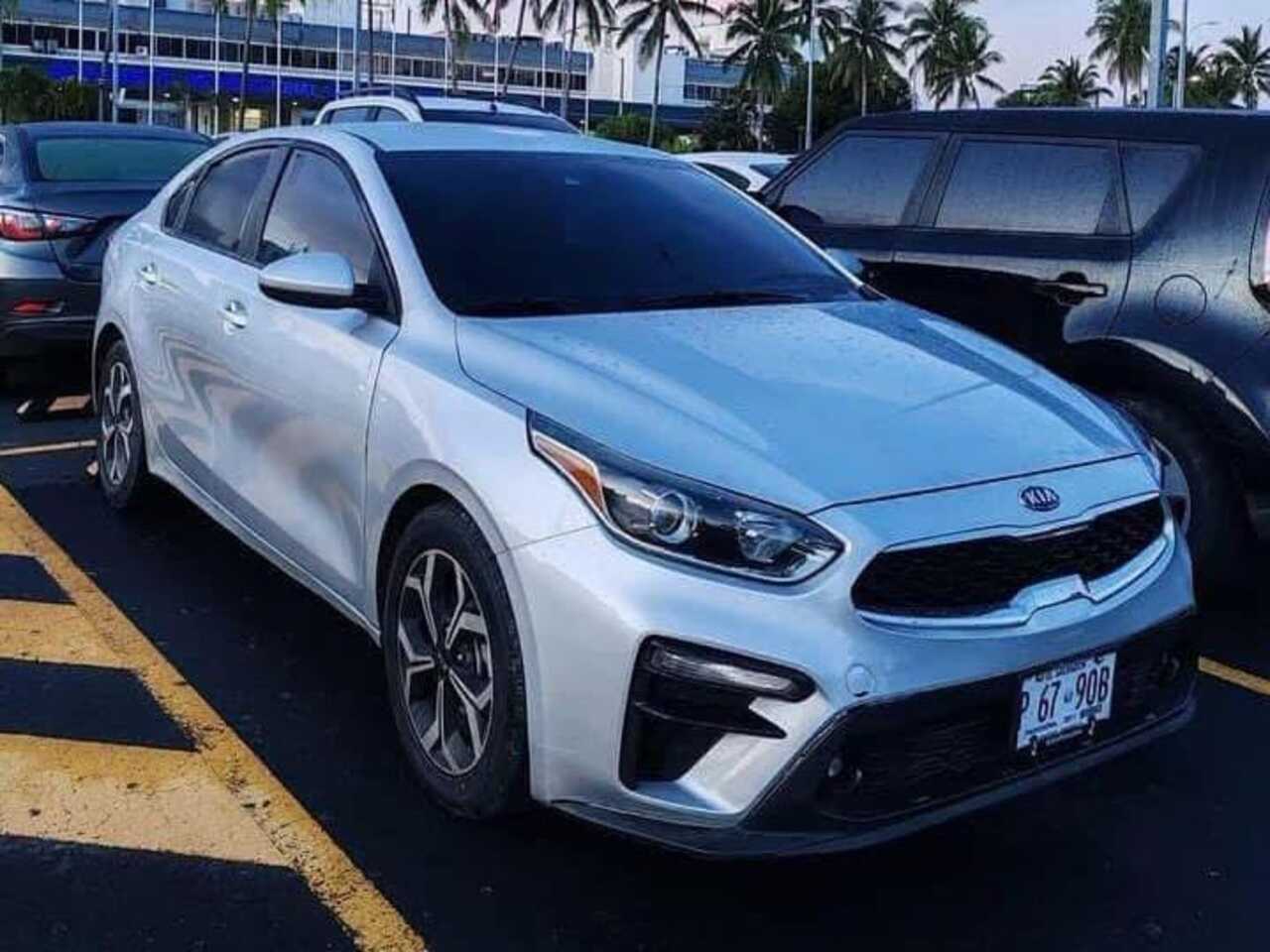 Auto de alquiler